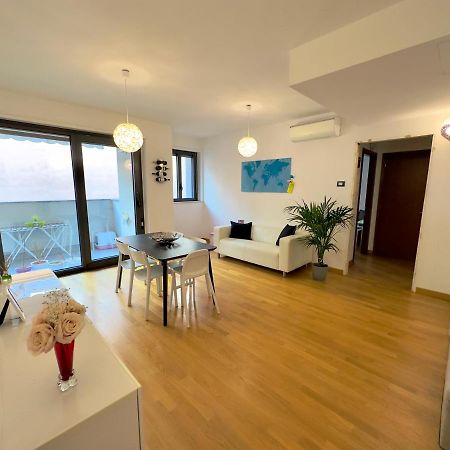 Appartamento Sulla Metro 3 Gialla Maciachini Milan Extérieur photo