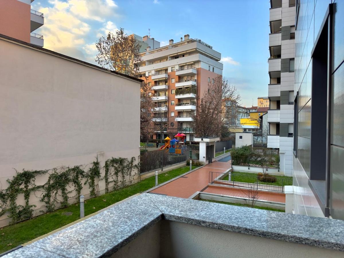Appartamento Sulla Metro 3 Gialla Maciachini Milan Extérieur photo