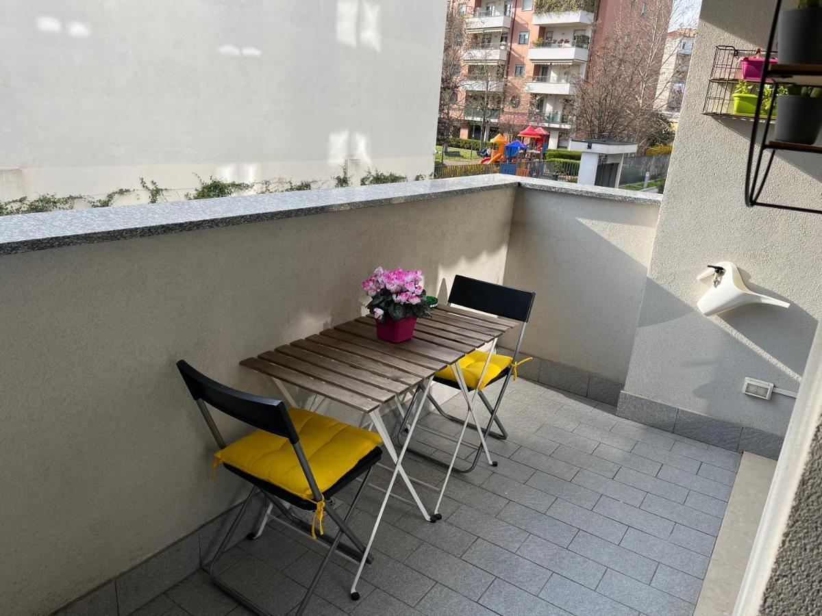 Appartamento Sulla Metro 3 Gialla Maciachini Milan Extérieur photo